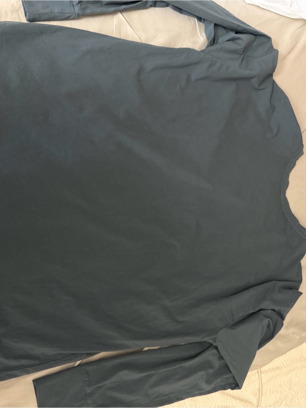 Vuori Long-Sleeve Feather Tshirt in LAKE* washed Blue-Grey color - Picture 13 of 13